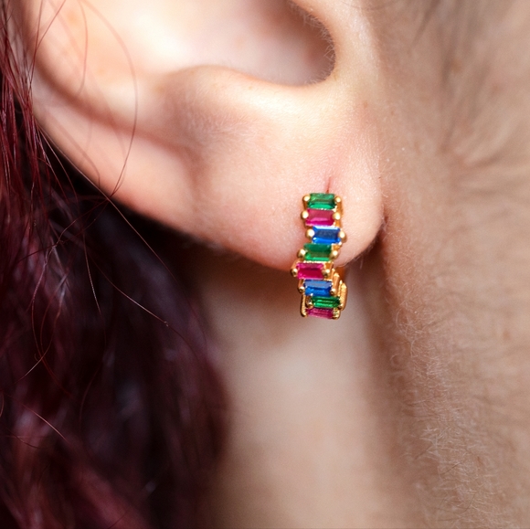 Dainty Rainbow Huggies (S925) - Picture 11 of 11